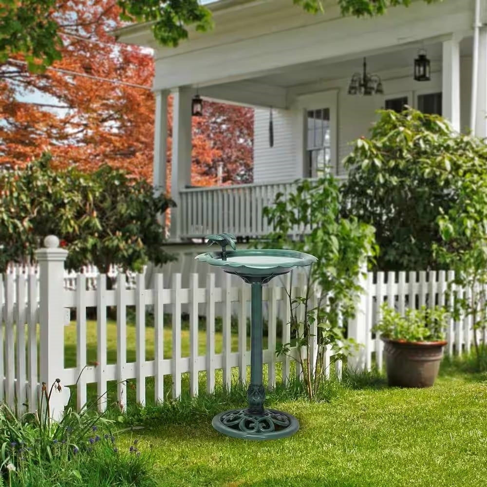 Outdoor Polypropylene Weather Resistant Bird Bath in Dark Green Finish